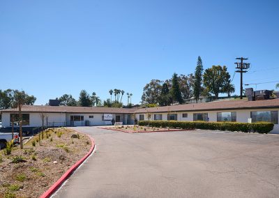 The front driveway and entrance of the Valle Vista facility