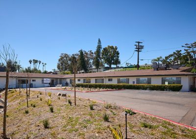 The front driveway and entrance of the Valle Vista facility